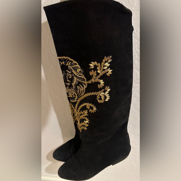 Electa vintage Swede leather boots with gold embroidered lions Sz 6.5 - Picture 2 of 10